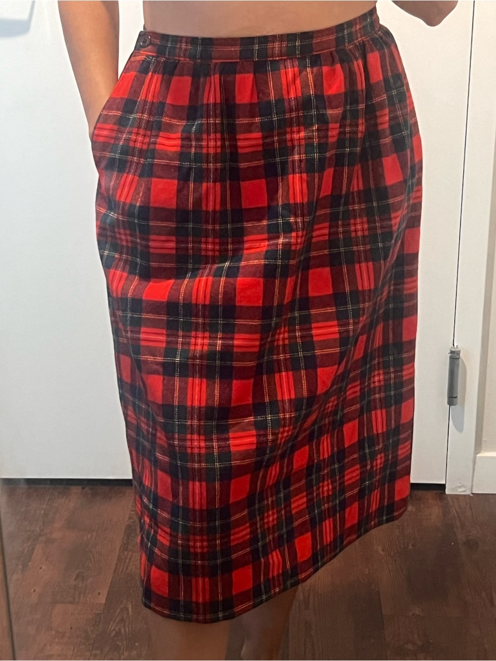 Vintage Pendleton Red & Black Tartan Midi Skirt Fit size 4 "Academia "